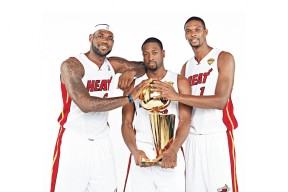 跳水赛场摩纳哥完成高难度动作，摩纳哥运动会