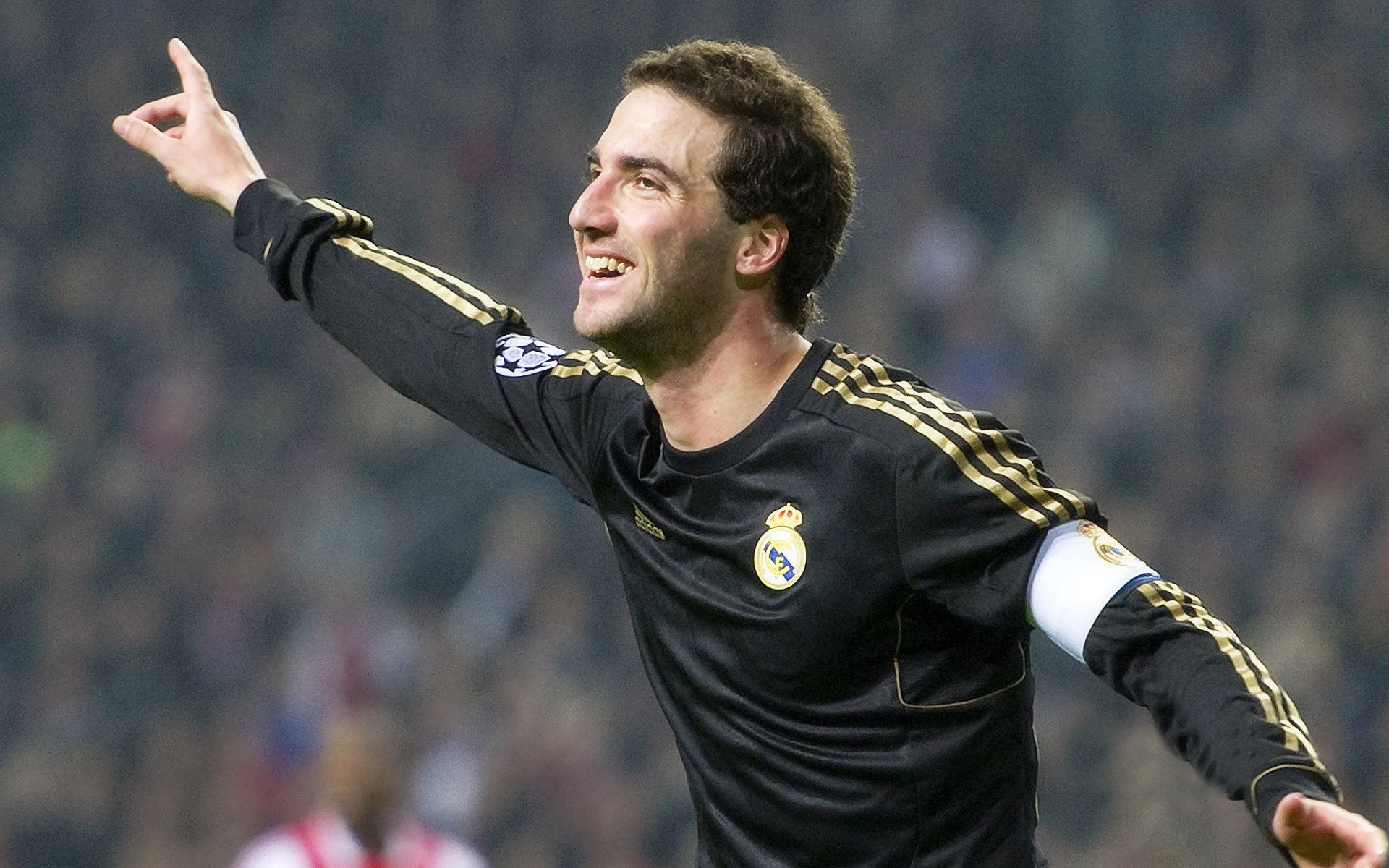 乔治·巴尔：全黑队防线的重要一员，稳定发挥是球队获胜的关键