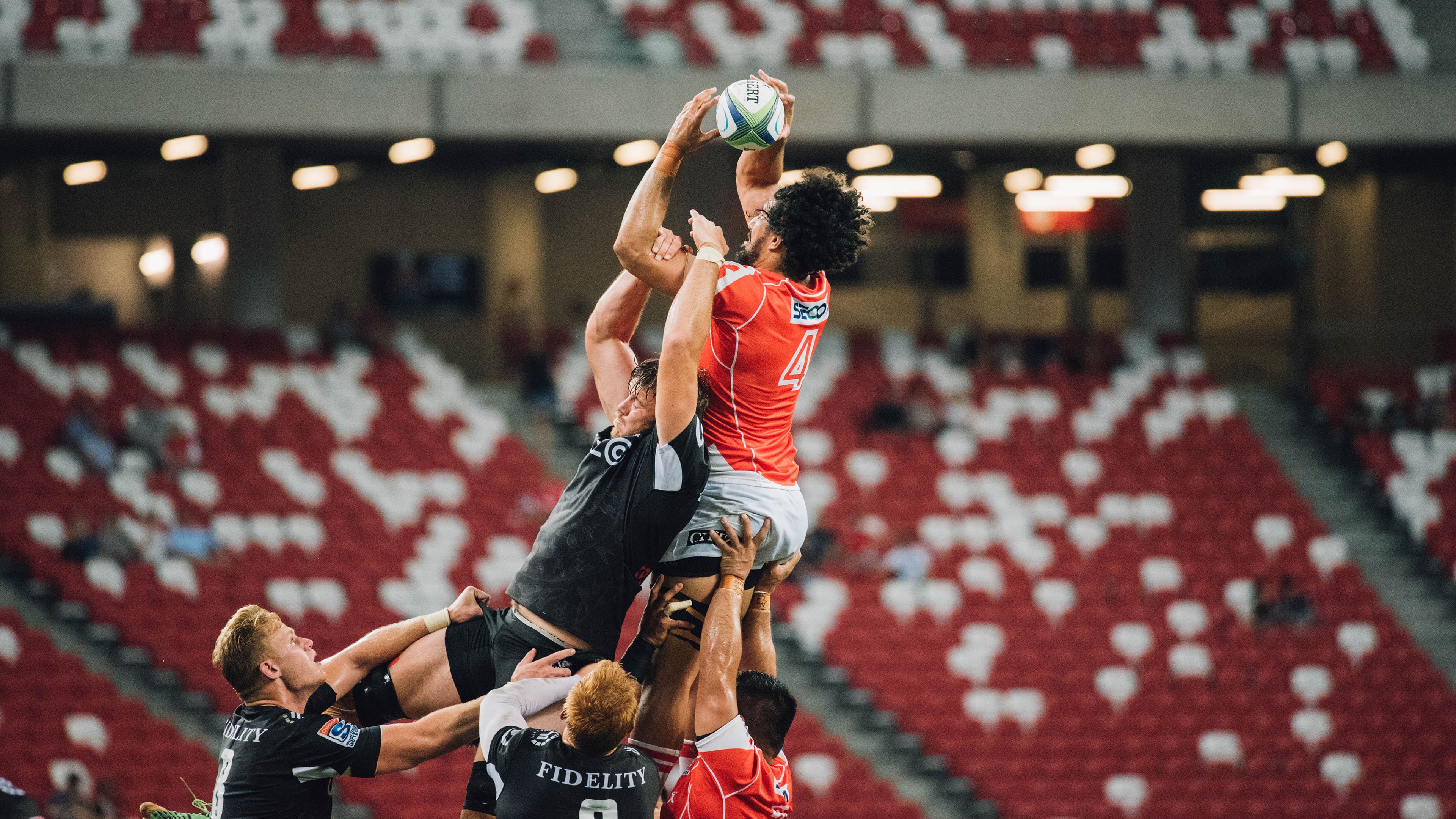 新援逐渐适应联赛节奏比赛中展现技术优势和团队配合意识