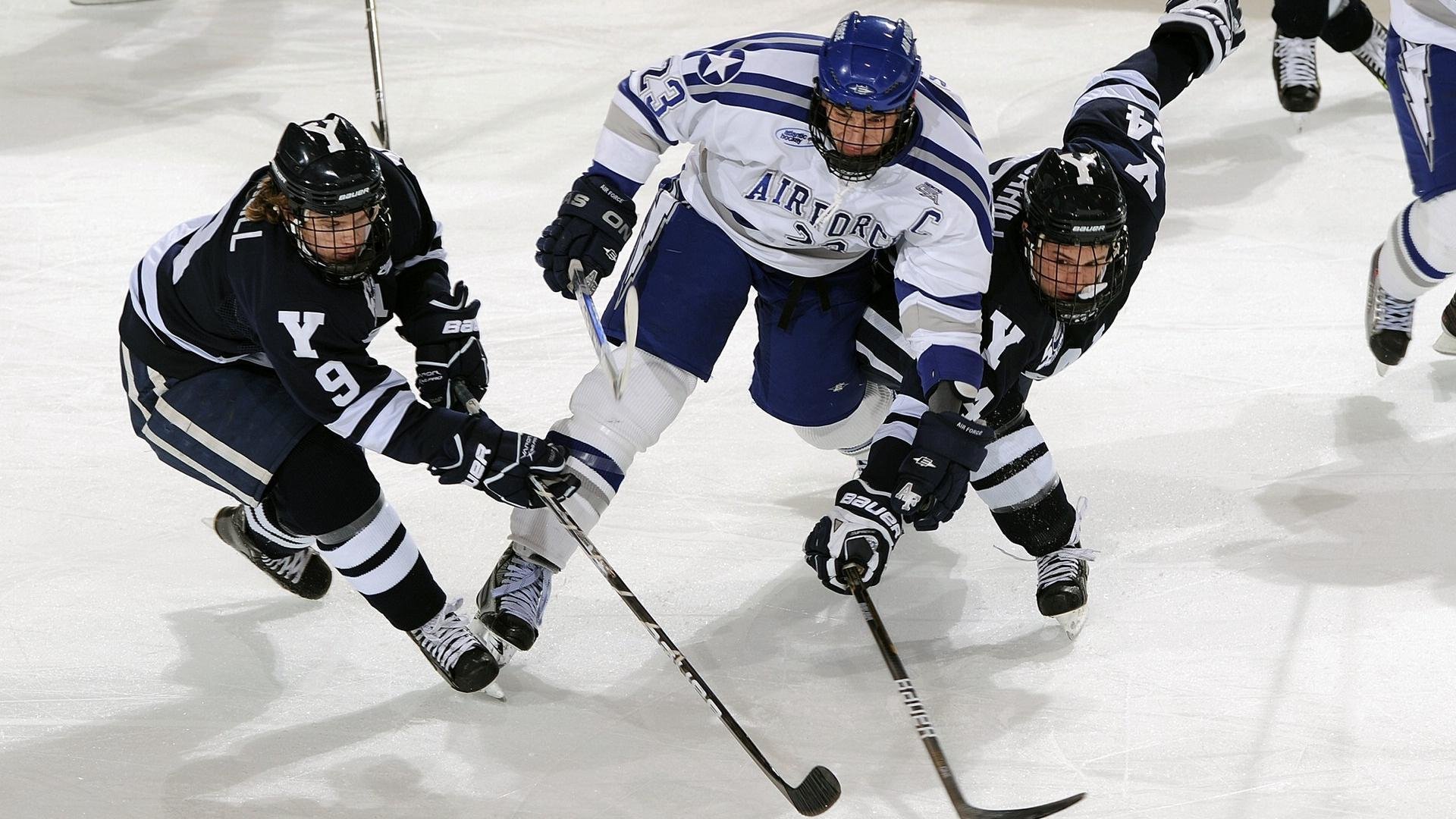 冰雪运动设备升级，滑雪服助力寒冷环境下的运动表现，冰道滑雪服